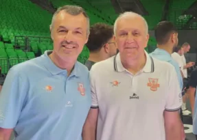 Ο Ανδρέας Παπαδημητρίου με Ομπράντοβιτς και τα «τοτέμ» του Ευρωπαϊκού μπάσκετ