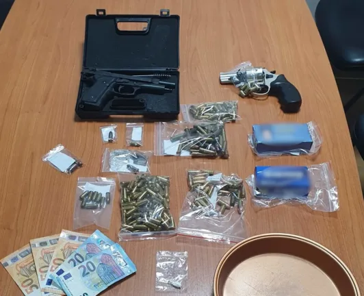 Συλλήψεις για ναρκωτικά και όπλα στο Αγρίνιο ΦΩΤΟ Συλλήψεις για ναρκωτικά και όπλα στο Αγρίνιο ΦΩΤΟ