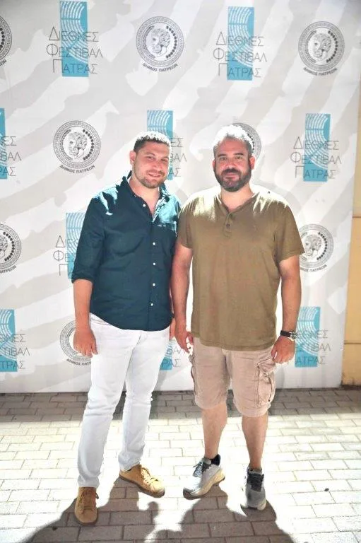 Στην Πάτρα οι «Αινιγματικές Παραλλαγές» με Μπέζο και Δαδακαρίδη: Διήμερο κατάμεστο το Θερινό Θέατρο