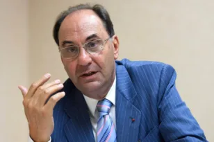 Δίωξη σε μία «8άδα» στην Ισπανία για απόπειρα δολοφονίας ακροδεξιού πολιτικού