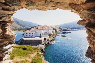 Το καλά κρυμμένο διαμάντι του Αιγαίου που μαγεύει τους επισκέπτες του