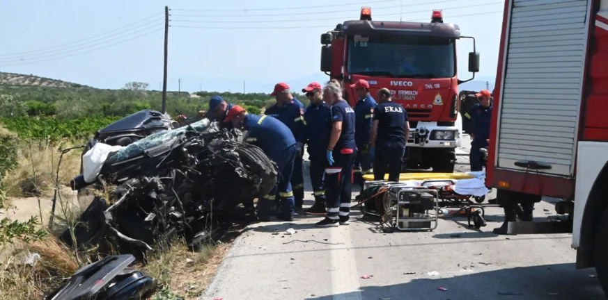 Αργολίδα - Δυστύχημα με τρεις νεκρούς: Νταλίκα συγκρούστηκε μετωπικά με τζιπ ΦΩΤΟ
