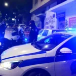 Πάτρα: Τροχαίο, χάθηκε ο έλεγχος και ΙΧ προσέκρουσε σε δύο σταθμευμένα αυτοκίνητα