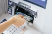 Ολες οι αλλαγές στις χρεώσεις στα ΑΤΜ, δείτε αναλυτικά