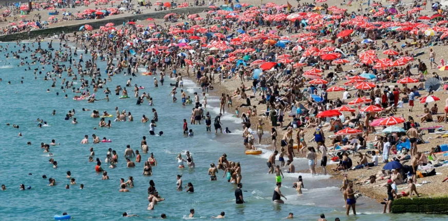 Νέο «κύμα» καύσωνα στην Βρετανία, προειδοποίηση από τις αρχές Νέο «κύμα» καύσωνα στην Βρετανία, προειδοποίηση από τις αρχές