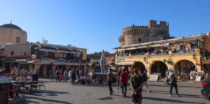 Επεισόδιο μεταξύ Ισραηλινών και Παλαιστινίων τουριστών στη Ρόδο – Έρευνα από την ΕΛ.ΑΣ. Επεισόδιο μεταξύ Ισραηλινών και Παλαιστινίων τουριστών στη Ρόδο – Έρευνα από την ΕΛ.ΑΣ.