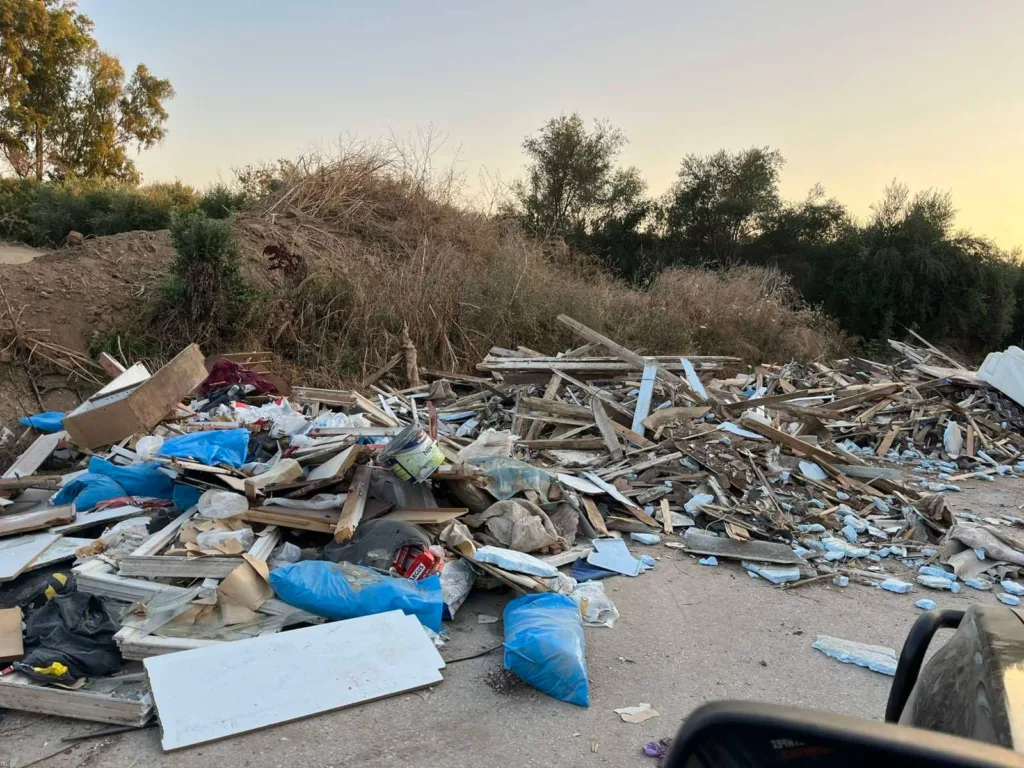 Πάτρα: Το Μιντιλόγλι έχει... ΧΥΤΑ; - Καταγγελίες κατοίκων για σκουπιδότοπους
