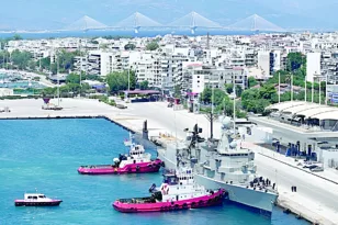 Πάτρα: Πάνω από 2.000 επισκέπτες στα σκάφη του Πολεμικού Ναυτικού «Αδρίας» και «Ωκεανός», παρατείνεται η παραμονή τους