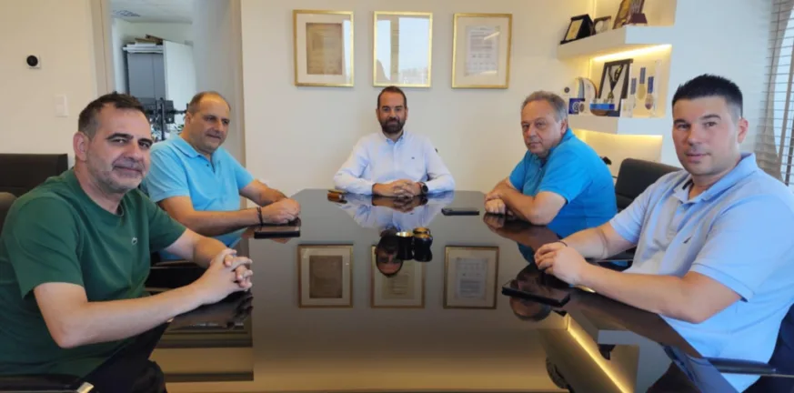 Συνάντηση του Εμπορικού Συλλόγου Πατρών με τον Περιφερειάρχη Νεκτάριο Φαρμάκη