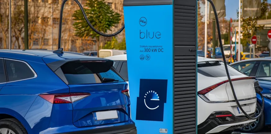 ΔΕΗ blue: Ευρωπαϊκή χρηματοδότηση για σημεία ταχυφόρτισης σε Ελλάδα και Ρουμανία