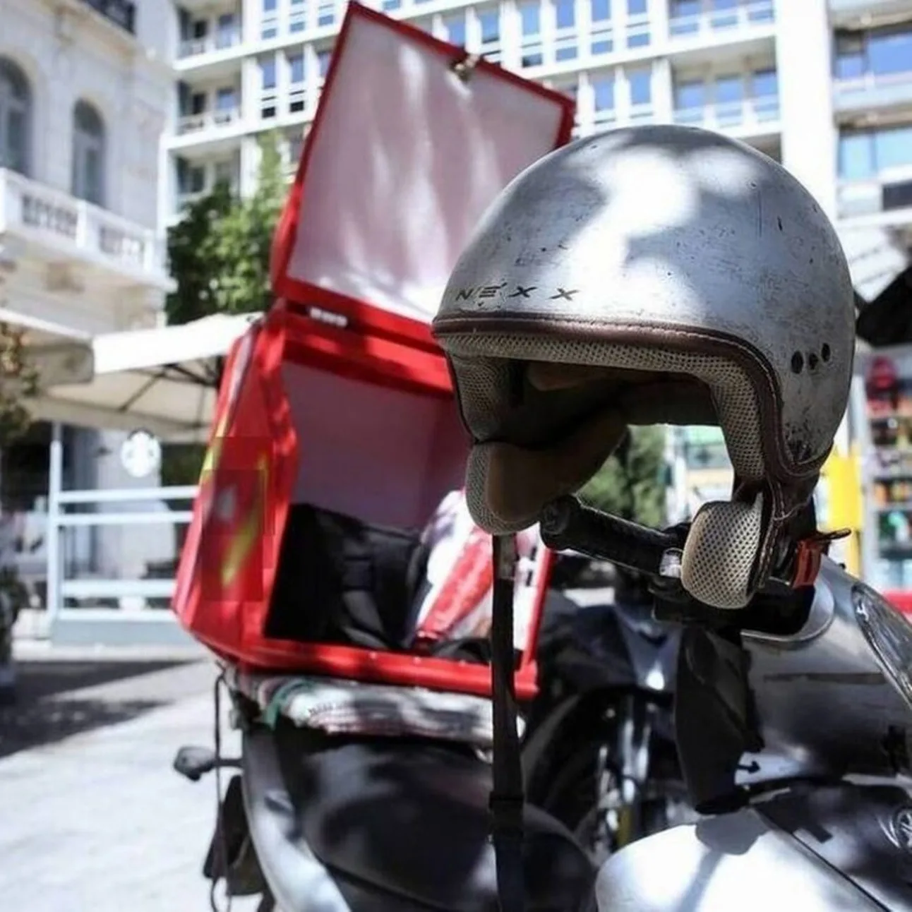 Έκτακτα μέτρα για τον καύσωνα: Παύση εργασιών και τηλεργασία σε ιδιωτικό τομέα και delivery, τι ισχύει, ποιες ώρες