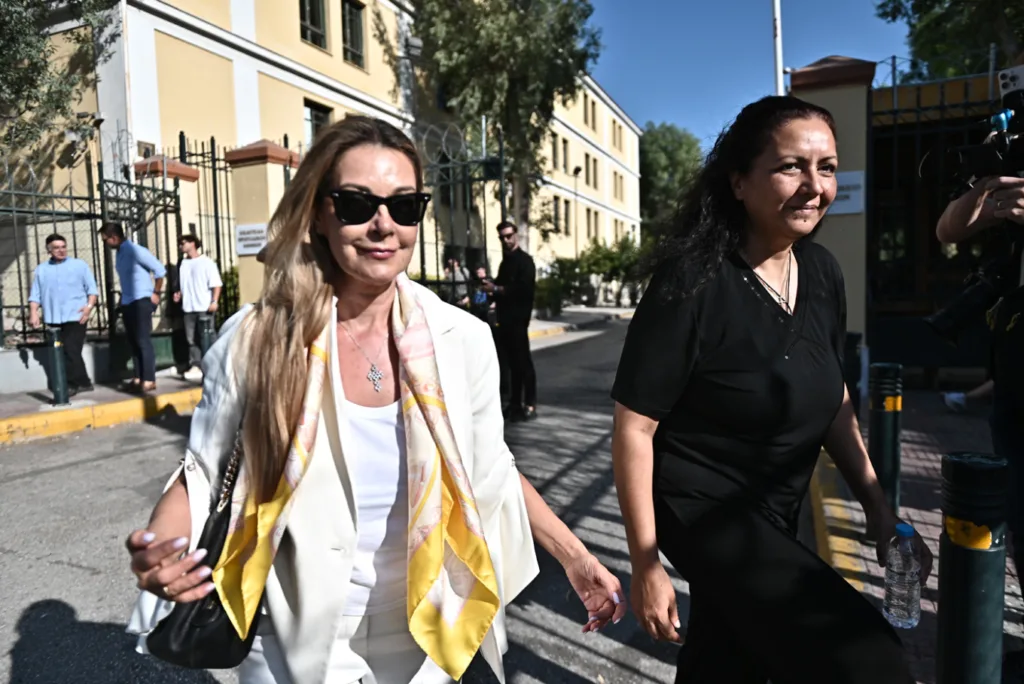 «Θα πάω στο μνήμα της να της πάρω γλυκά, να της πω τα νέα. Είμαι σίγουρη 100% ότι σήμερα θα έρθει στον ύπνο μου και θα τα πούμε» συγκλονίζει η μητέρα της Κυριακής Γρίβα ΦΩΤΟ, ΒΙΝΤΕΟ