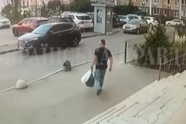 ΒΙΝΤΕΟ από τη στιγμή δολοφονίας υψηλόβαθμου Ουκρανού κατασκόπου στο Κίεβο