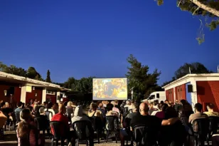 Η “Οδύσσεια” του σήμερα στη Δημοτική Πλαζ: «Εγώ, Καπετάνιος» με φόντο τον Πατραϊκό