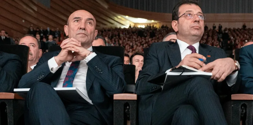 Τουρκία: Χειροπέδες και στον πρώην δήμαρχο Σμύρνης Τουρκία: Χειροπέδες και στον πρώην δήμαρχο Σμύρνης