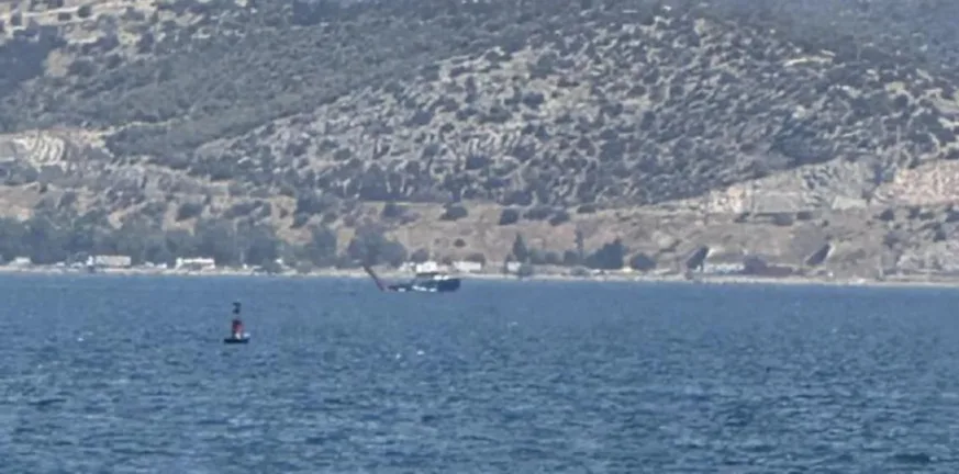 Συναγερμός στον αέρα - Πτώση πυροσβεστικού ελικοπτέρου στον κόλπο της Ελευσίνας Συναγερμός στον αέρα - Πτώση πυροσβεστικού ελικοπτέρου στον κόλπο της Ελευσίνας