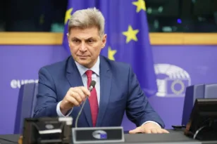 Ο Φαραντούρης προτείνει κυβέρνηση Ειδικού Σκοπού με στόχο την κάθαρση της χώρας