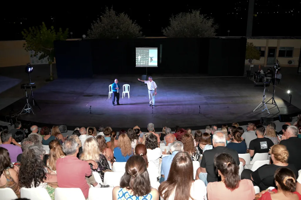 Πλήθος κόσμου στην παράσταση «Ο Άντρας με την Πουά Γραβάτα» για καλό σκοπό