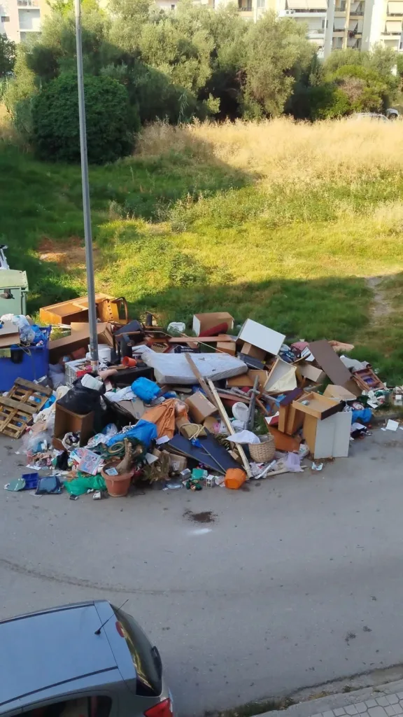 Πάτρα: Έντονη αντιπολιτευτική κριτική για την καθαριότητα - «Λιγότερες προσλήψεις, χειρότερες συνθήκες»