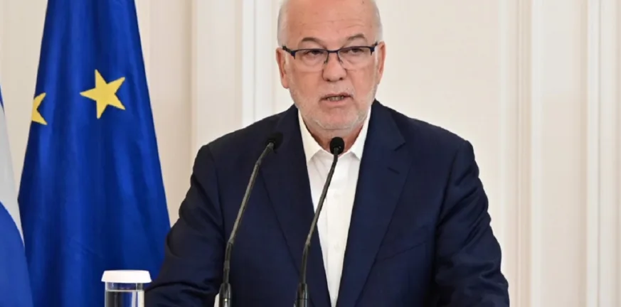 Φλωρίδης για Ιατροδικαστική Υπηρεσία Πάτρας: «Αν δεν κόψεις τα σάπια, θα μολύνουν και τα υπόλοιπα» Φλωρίδης για Ιατροδικαστική Υπηρεσία Πάτρας: «Αν δεν κόψεις τα σάπια, θα μολύνουν και τα υπόλοιπα»