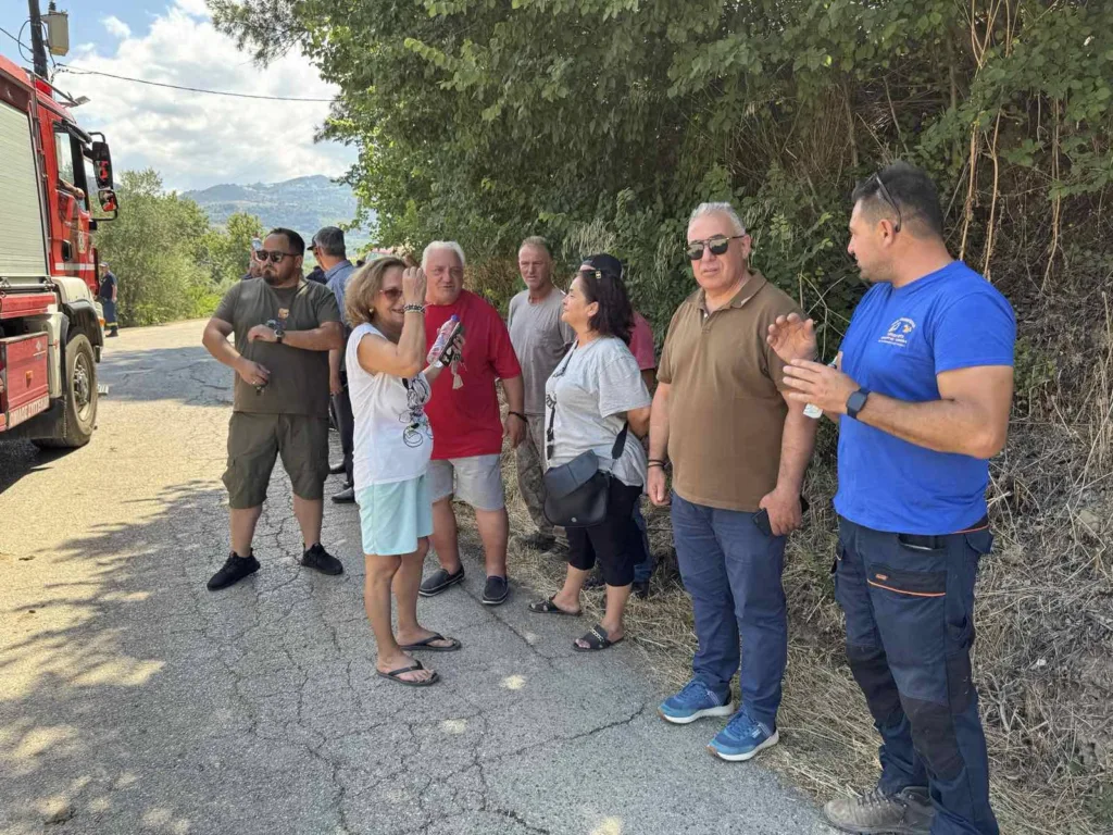 Φωτιά στις Νεραντζιές Αιγίου: Η Πυροσβεστική έλεγξε την κατάσταση - Παραμένουν δυνάμεις ΦΩΤΟ