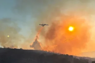 Φωτιά Αμαλιάδα: Διάσπαρτες εστίες στο Γεράκι, ενισχύσεις από αέρος ΒΙΤΝΕΟ