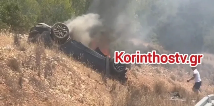 Σοκαριστικό τροχαίο στο δρόμο προς τη λίμνη Βουλιαγμένης Κορινθίας Σοκαριστικό τροχαίο στο δρόμο προς τη λίμνη Βουλιαγμένης Κορινθίας