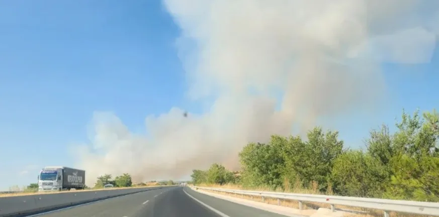Θεσσαλονίκη: Μεγαλώνει το μέτωπο της πυρκαγιάς στη θέση Μαυροράχη στην Άσσηρο ΦΩΤΟ, ΒΙΝΤΕΟ