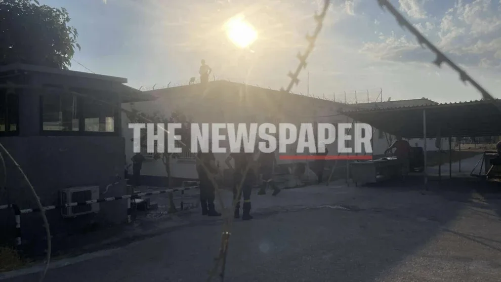 Φωτιά στις φυλακές Βόλου: Τέσσερα άτομα με αναπνευστικά προβλήματα στο νοσοκομείο ΦΩΤΟ