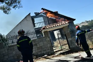Βελτιωμένη η εικόνα της φωτιάς στο Κορωπί - Συνεχίζουν να επιχειρούν ισχυρές δυνάμεις