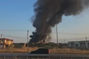 Θεσσαλονίκη: Φωτιά σε εργοστάσιο ανακύκλωσης στη ΒΙΠΕ Σίνδου - ΒΙΝΤΕΟ