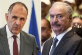 Συνάντηση Γεραπετρίτη – Χαφτάρ στη Βεγγάζη: «Μας συνδέει η προσήλωση στο Διεθνές Δίκαιο»