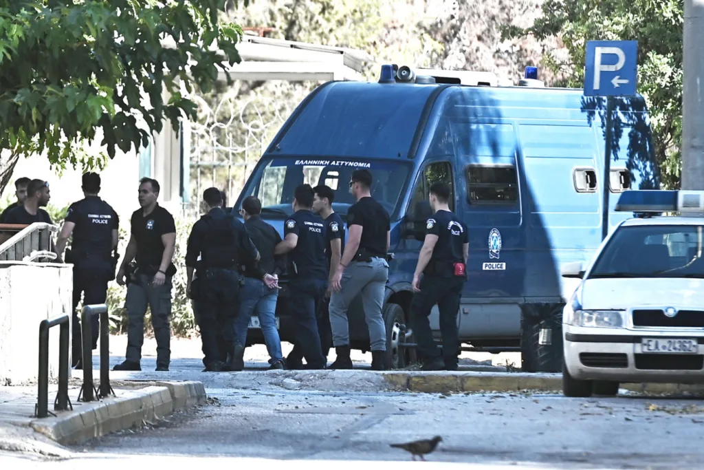 «Θα πάω στο μνήμα της να της πάρω γλυκά, να της πω τα νέα. Είμαι σίγουρη 100% ότι σήμερα θα έρθει στον ύπνο μου και θα τα πούμε» συγκλονίζει η μητέρα της Κυριακής Γρίβα ΦΩΤΟ, ΒΙΝΤΕΟ
