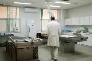 Σε «αποσύνθεση» η Ιατροδικαστική Πάτρων, καταγγελία για πολιτικό ρουσφέτι για μια νεκροτομή   