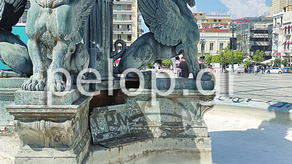 Πάτρα: «Βραχυκύκλωμα» με τον φανοστάτη! - Τι λέει στην «Π» η υπηρεσία Νεοτέρων Μνημείων για την κόντρα Δήμου-Τζανάκου