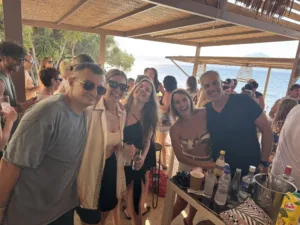 Το «Fplace» υποδέχθηκε το καλοκαίρι με ένα πάρτι γεμάτο ενέργεια! - Φωτογραφίες