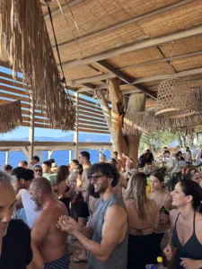 Το «Fplace» υποδέχθηκε το καλοκαίρι με ένα πάρτι γεμάτο ενέργεια! - Φωτογραφίες