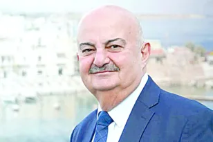Ο δήμαρχος της κατεχόμενης Κερύνειας Ιωσήφ Βιολάρης στην «Π»: «Η Κύπρος είναι Ελλάδα»