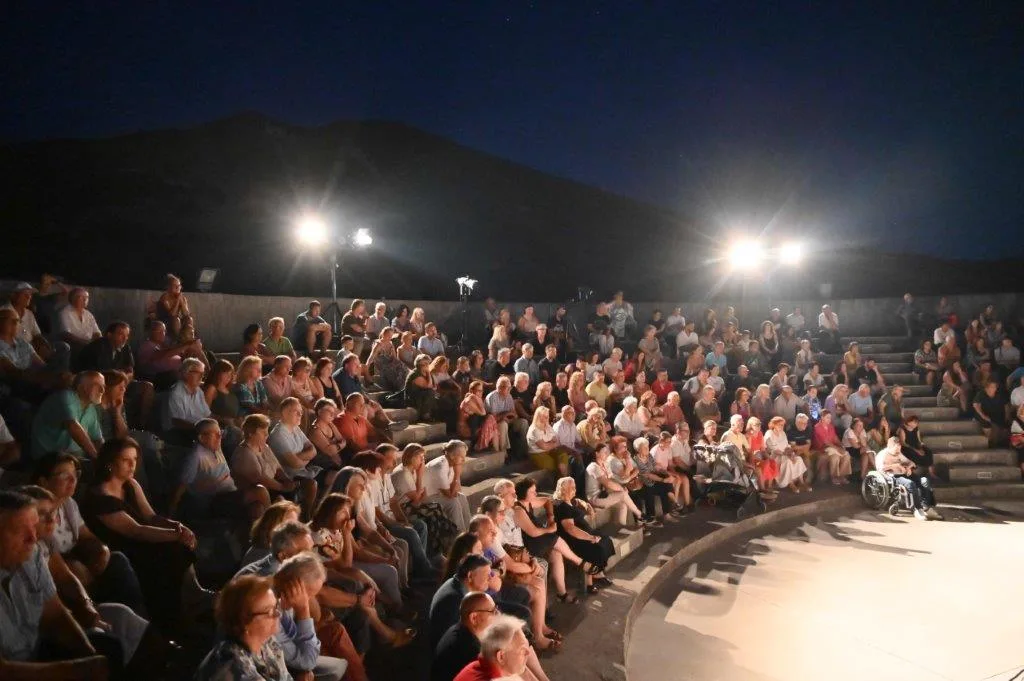 Πάτρα: Με «Ηρόστρατο» συνεχίστηκε το Φεστιβάλ Ερασιτεχνικού Θεάτρου