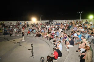 Πάτρα: «Ο Άντρας με την Πουά Γραβάτα» από τη θεατρική ομάδα «ΘΕΩΡΙΚΟΝ» στο Φεστιβάλ Ερασιτεχνικού Θεάτρου