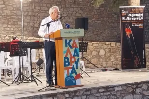 Ο Δήμος Καλαβρύτων και η ΕΣΗΕΑ τίμησαν τη μνήμη του αγωνιστή της Αντίστασης και δημοσιογράφου Ηρακλή Πετιμεζά