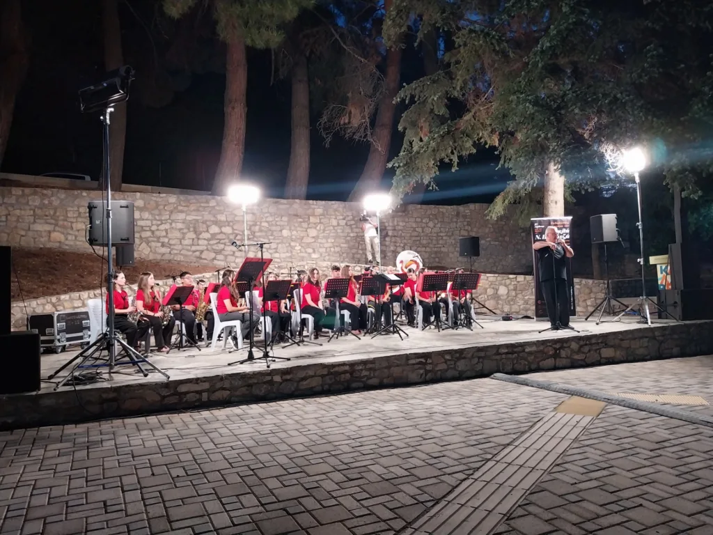 Ο Δήμος Καλαβρύτων και η ΕΣΗΕΑ τίμησαν τη μνήμη του αγωνιστή της Αντίστασης και δημοσιογράφου Ηρακλή Πετιμεζά