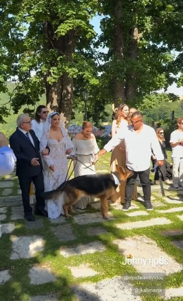 Τζώνη Καλημέρης-Ελπίδα Ιακωβίδου: Ρομαντικός θρησκευτικός γάμος στο Νυμφαίο ΦΩΤΟ