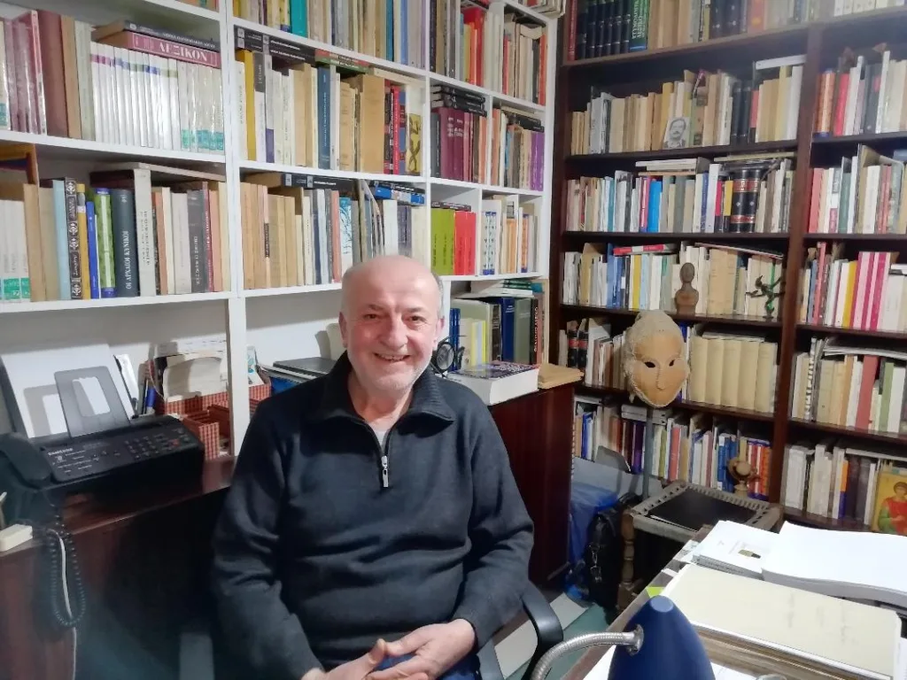 Εξι Πατρινοί πεζογράφοι και ποιητές προτείνουν βιβλία για το καλοκαίρι