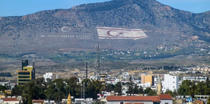 Κατεχόμενα: Κρατούνται δύο Ελληνοκύπριοι μέχρι... να διαβάσουν τα ηλεκτρονικά τους μηνύματα Κατεχόμενα: Κρατούνται δύο Ελληνοκύπριοι μέχρι... να διαβάσουν τα ηλεκτρονικά τους μηνύματα