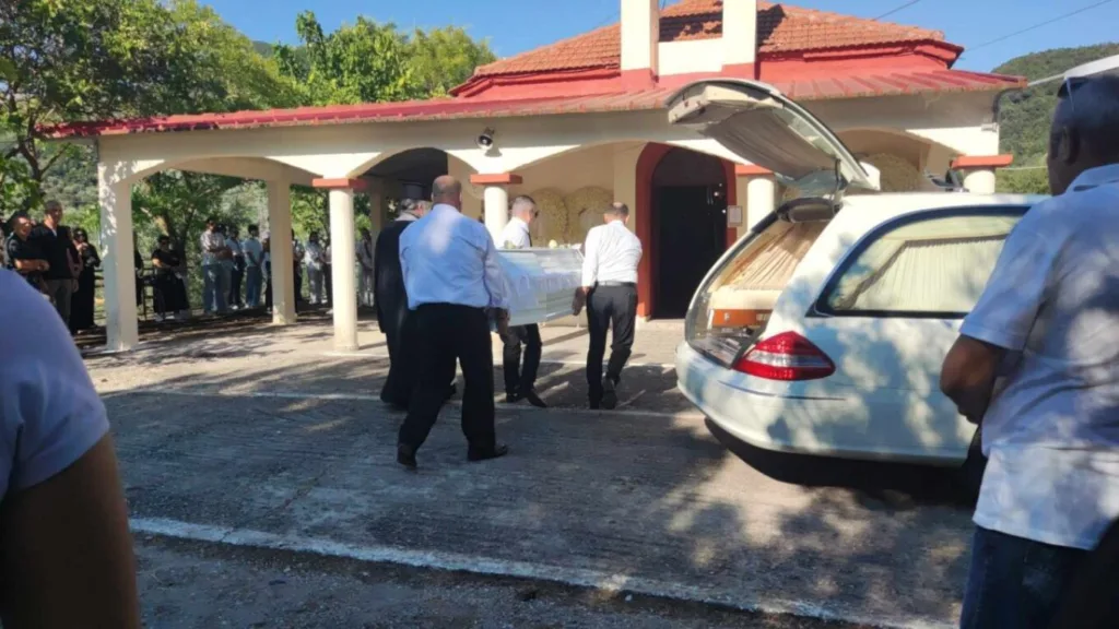 Μοίραζαν κουφέτα στην κηδεία του 21χρονου παλικαριού, ΒΙΝΤΕΟ, ΦΩΤΟ