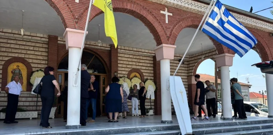 «Ένα τελευταίο ρεπορτάζ αγάπης για την Ηρώ» - Σπαραγμός στην κηδεία της δημοσιογράφου ΒΙΝΤΕΟ