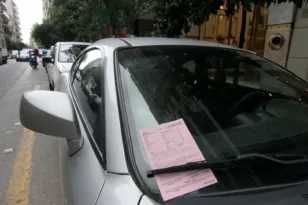 Δημοτικός αστυνομικός έμπαινε στο σύστημα κι έσβηνε τις κλήσεις των κολλητών του!