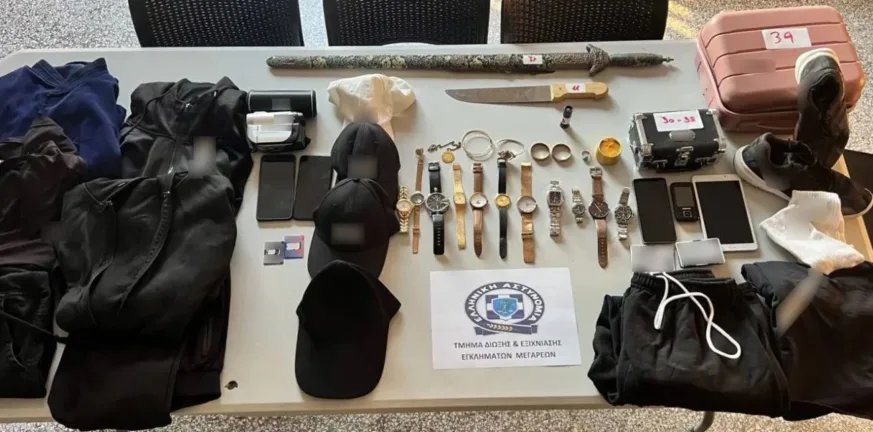Βίντεο-ντοκουμέντα από τη δράση συμμορίας που "χτυπούσε" σπίτια σε Αττική, Κορινθία και Αιγιαλεία Βίντεο-ντοκουμέντα από τη δράση συμμορίας που "χτυπούσε" σπίτια σε Αττική, Κορινθία και Αιγιαλεία