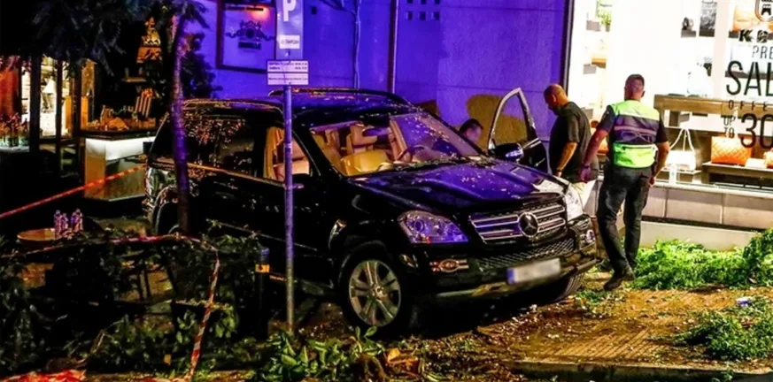 Τροχαίο στο Κολωνάκι: Νοσηλεύονται έξι άτομα, ένας στη ΜΕΘ Τροχαίο στο Κολωνάκι: Νοσηλεύονται έξι άτομα, ένας στη ΜΕΘ